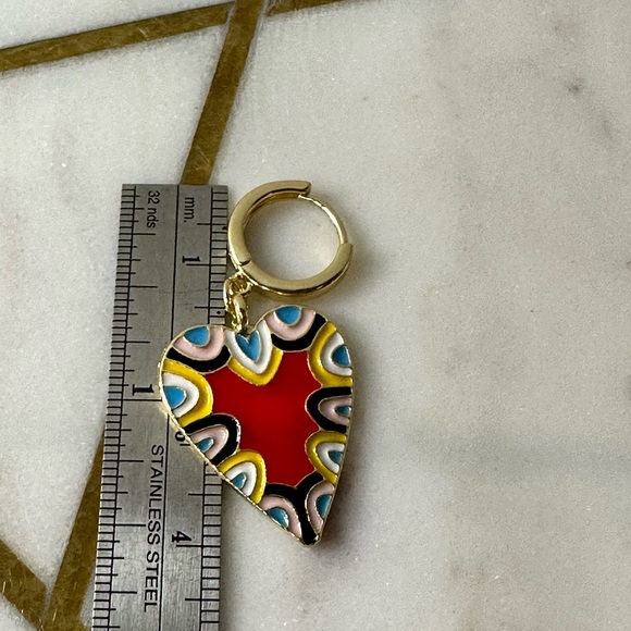 Heart shaped red and black white enamel drop earrings - Picture 3 of 5